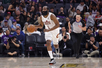 防守积极性也起来了！哈登篮下协防送出钉板大帽