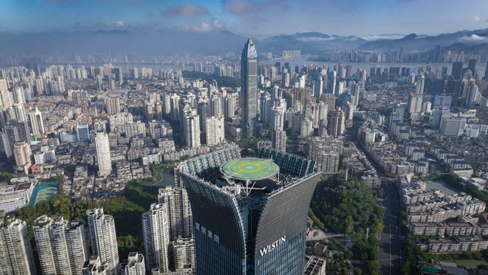 2025年温州市地区生产总值达10213.9亿元，跻身中国第28座GDP万亿城市。图/IC photo
