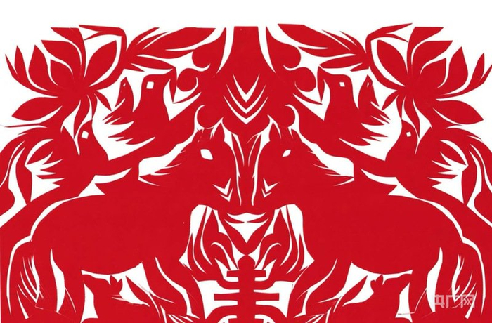 段建珺剪纸作品《吉祥双马》（央广网发  韩新梅  摄）