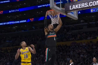 秀起来了！福克斯抢断空篮不上 扭个身子给文班来个打板空接暴扣~