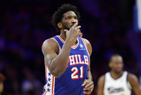 场均26.6分7.5板！明天76人迎战尼克斯 恩比德因伤病管理出战成疑