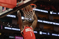 风卷残云！火箭抢断反击 阿门一条龙飞身扣篮将分差拉开到两位数