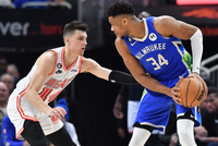 队记：热火曾加码到三个首轮去换字母 球队将在今夏继续追求他