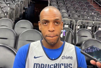 米德尔顿：还没和球队管理层讨论未来 我现在重心是好好打球