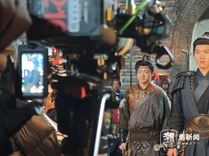 微短剧《三国》剧组拍摄现场。记者 许峰 摄 