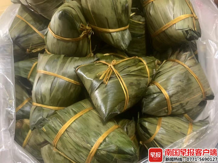 练二姐公司的粽子。练二姐摄