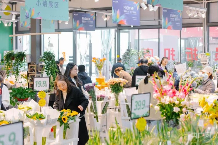 春意盎然的汉口北花卉市场（央广网发  汉口北国际贸易城供图）