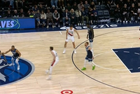 来了！末节4分56秒杨瀚森披挂上阵！