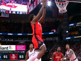 打回来了！泰特顺下接球冲击篮筐得手 火箭反超2分打停快船