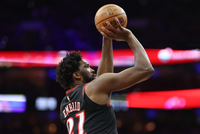 纳斯：不担心恩比德的膝盖 这跟我们整个赛季的预期情况一致