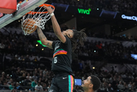 年轻真好！卡斯尔昨日失衡重摔骨盆挫伤 今日背靠背战勇士可出战