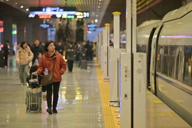 国铁集团在春运期间增开夜间高铁列车。图/国铁集团