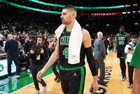 多诺万：武切维奇想效力季后赛级别球队 绿军显然是 我为他高兴