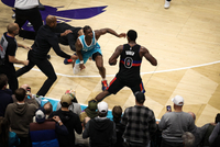 追梦：迪亚巴特假装要和杜伦干架 他真想动手完全可以冲过去