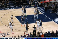 可惜啊！杨瀚森推翻兰德尔补篮打进 被吹了抢篮板的犯规！