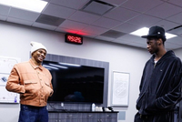 先拜个码头！状元大热迪班萨昨天观战国王VS爵士 晒出与威少合照