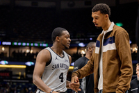 解说：福克斯为球队牺牲个人数据 文班受伤时他高效撑起全队进攻