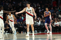 场均7.5分钟2.2分&amp;命中率29.8%！如何评价杨瀚森开季至今的表现？