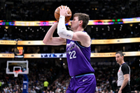 对飙克林根！菲利波夫斯基半场6中4拿到11分6板3助3断