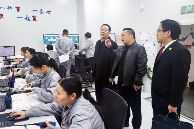 2025年12月，湖北省仙桃市检察院检察官走访产业园，详细了解企业生产经营现状，认真听取企业对检察履职的意见建议。
