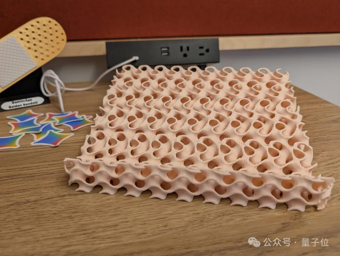 罗格斯大学的数学家Lisa Carbone，利用Gemini 3 Deep Think审阅了一篇高度专业的数学论文。