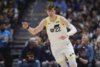 持续发力！菲利波夫斯基反击拉杆上篮得手 爵士7-0打停开拓者