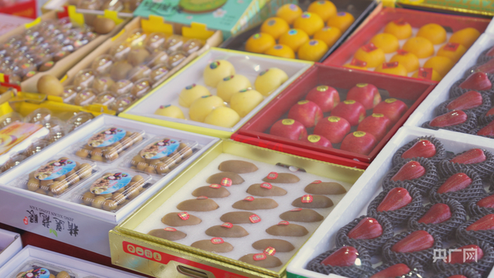 水果品种丰富（央广网记者  王姝姝  摄）