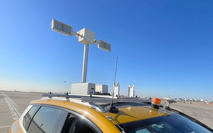 如果在夜晚上道检查，查道车顶上的补光灯将“上岗”。新京报记者 吴婷婷 摄