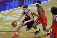 杨健：克尼佩尔是最佳新秀的大热门 埃奇库姆也棒但数据不如前者