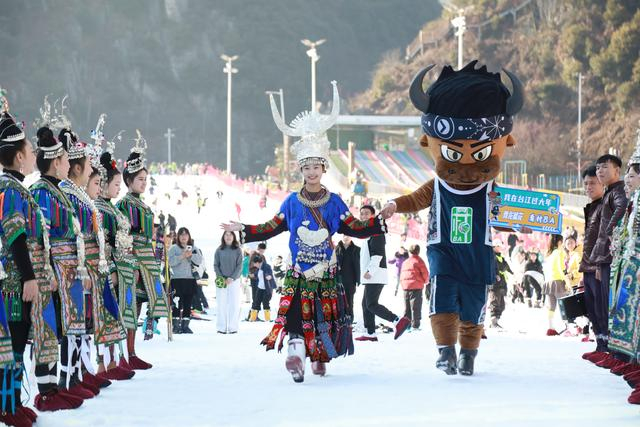 “村T”亮相六盘水梅花山国际滑雪场 黔东南州融媒体中心供图
