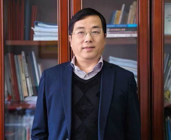 长沙理工大学智能交通与现代物流研究院院长  教授卢毅  