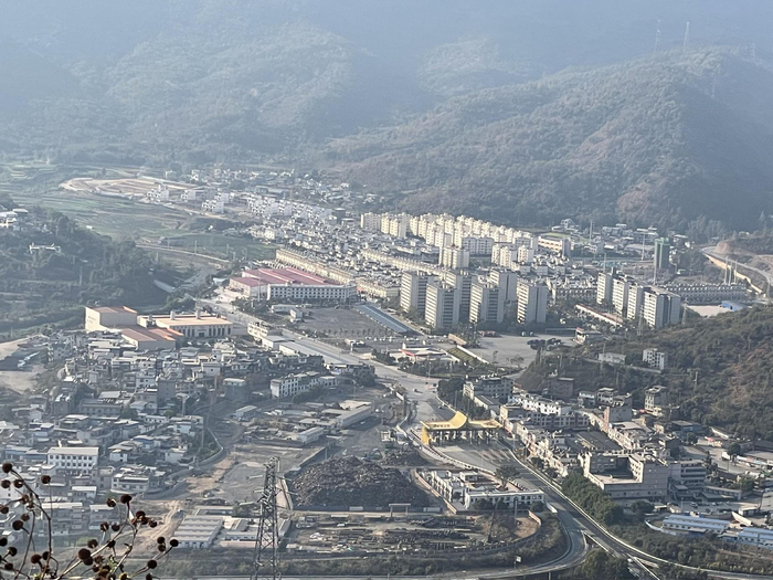 新春走基层丨产业之光照亮民族山乡(含视频)_手机新浪网