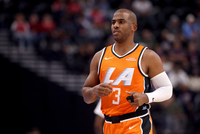 NBA官博致敬保罗：伟大从不只有一种形状 他永远挺拔&amp;永远不屈