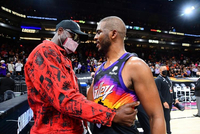 韦德致敬保罗：很荣幸曾与你同场竞技我的兄弟 传奇的生涯！