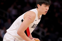 王仕鹏：杨瀚森的篮板是减分项 总丢篮板这种事不要再发生