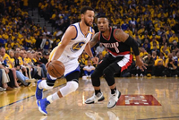 你对位过最好的后卫都有谁？利拉德：库里、欧文、威少