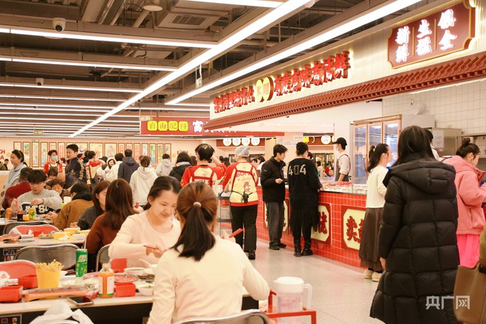福州餐饮市场消费旺（央广网记者  龚雯  摄）
