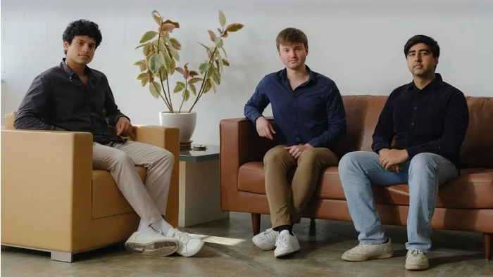 ▲Mercor创始人阿达什·海尔马斯、布伦丹·富迪、苏里亚·米达（从左至右）（图源：Mercor官网）