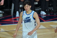 林书豪：杨瀚森需提升主动性 在美国要有夸张的自信 别怕尴尬