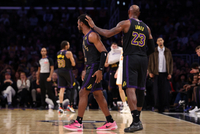 夸梅：哈珀&amp;安东尼用心培养孩子 不像詹姆斯只会用裙带关系作弊