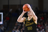 旧金山大学结束3连败！王俊杰两分球3中3拿到7分2篮板3助攻