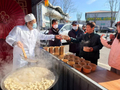 新发地爱心饺子屋开煮 10吨热饺慰问留守商户