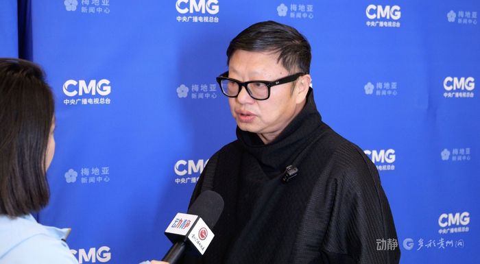 表演队摄影师 龚峻