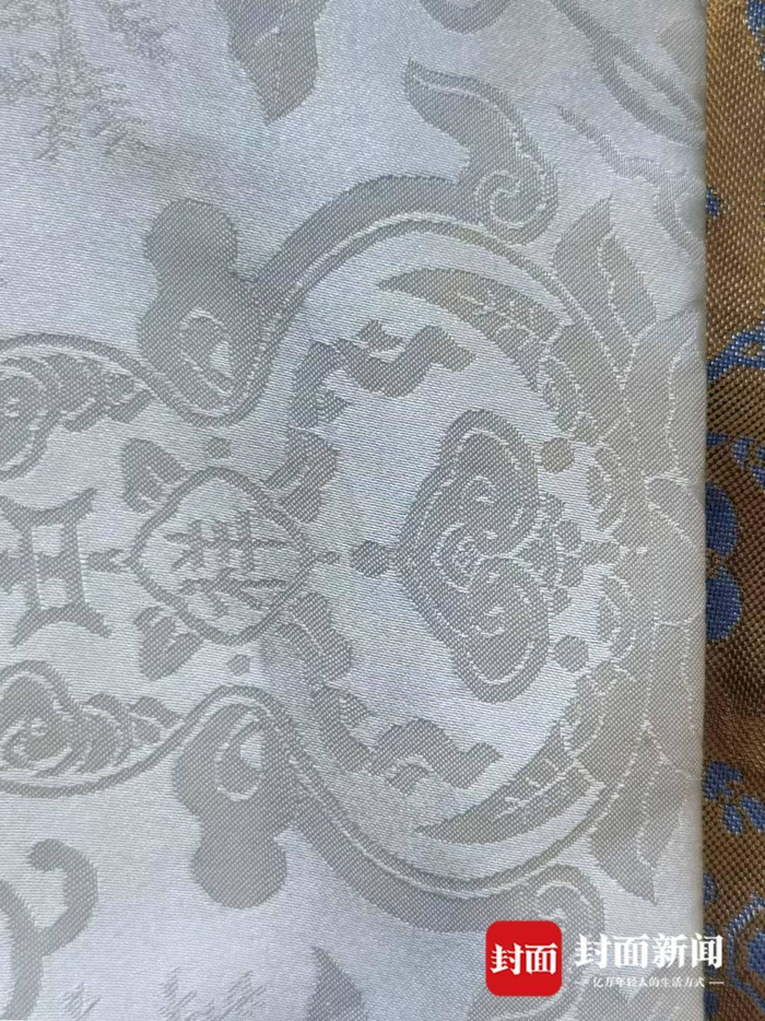 节目中汉服所采用的衣领纹饰