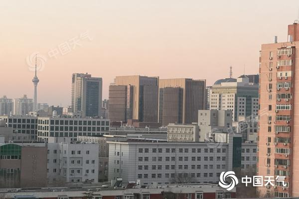 　　今晨，北京寒意在线。