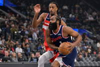 萨尔生涯至今限制明星球员投篮命中率：布克21.4% 詹姆斯27.3%