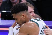 湖记：湖人认为若字母哥申请交易 自己会是其极少数心仪下家之一