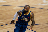 詹姆斯：我从小看那些伟大球员打全明星 从未想过自己能22次入选