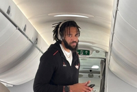 脑洞大开！麦基：航班延误太离谱了 什么时候能发明瞬移技术