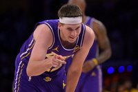 场均25.4+5+6~湖记：里夫斯今夏有资格和湖人签5年2.41亿顶薪合同